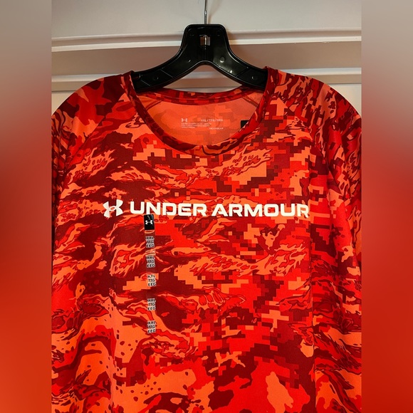 Under Armour Tech ABC Camo Short Sleeve Shirt XXL Red 1361698 690 Print 2XL New - Picture 4 of 11